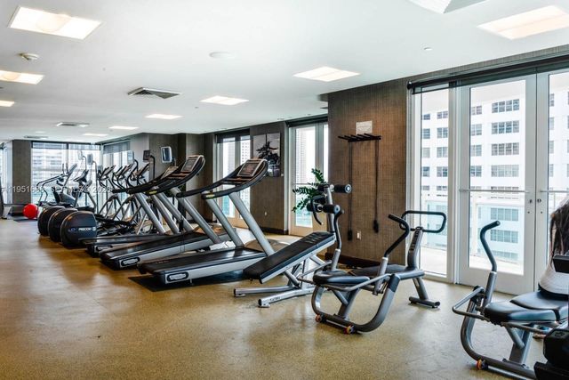 950 Brickell Bay Dr 1905, Miami, FL 33131