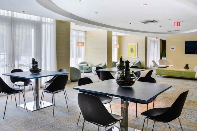 950 Brickell Bay Dr 1905, Miami, FL 33131