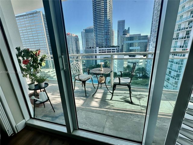 950 Brickell Bay Dr 1905, Miami, FL 33131