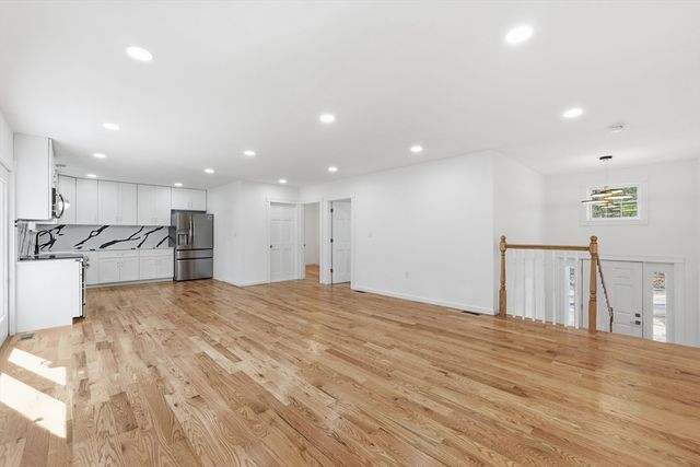 39 Hiland Road, Charlton, MA 01507
