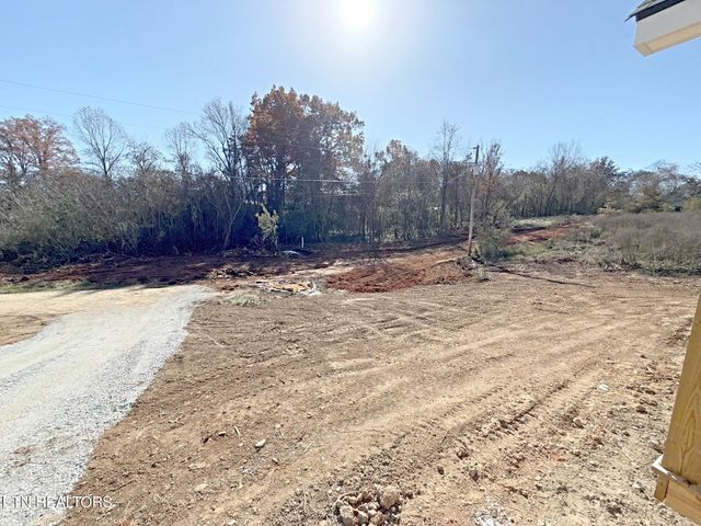 612 W Fir St, Lafollette, TN 37766