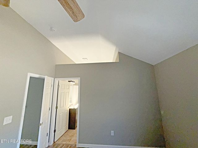 612 W Fir St, Lafollette, TN 37766