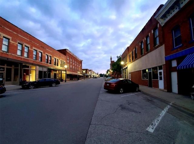 117 S Main Street, Elkader, IA 52043