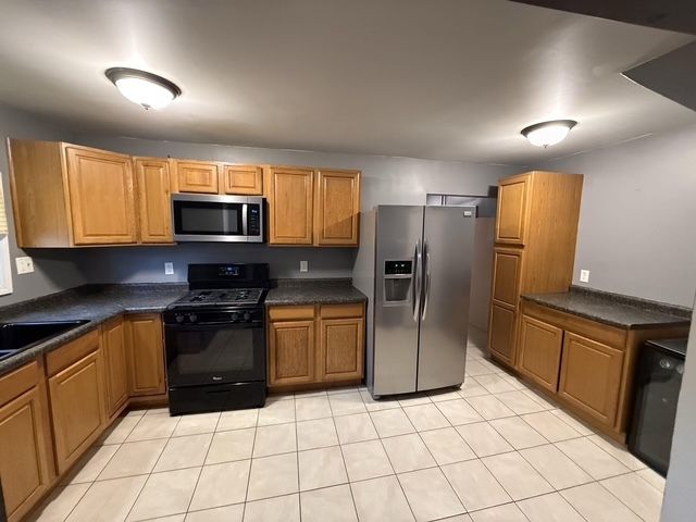 230 E ELM Street, Sycamore, IL 60178