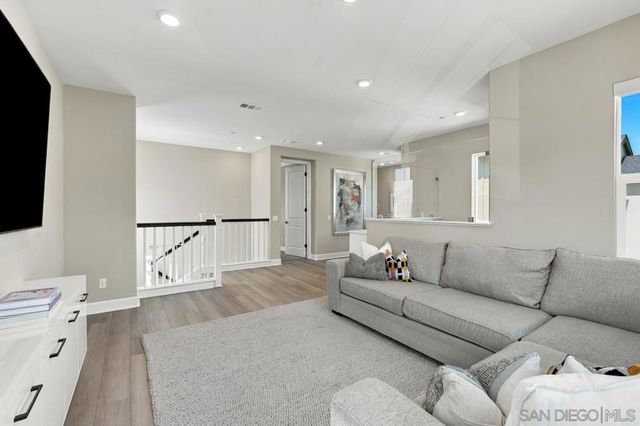 8246 Waverly, San Diego, CA 92129
