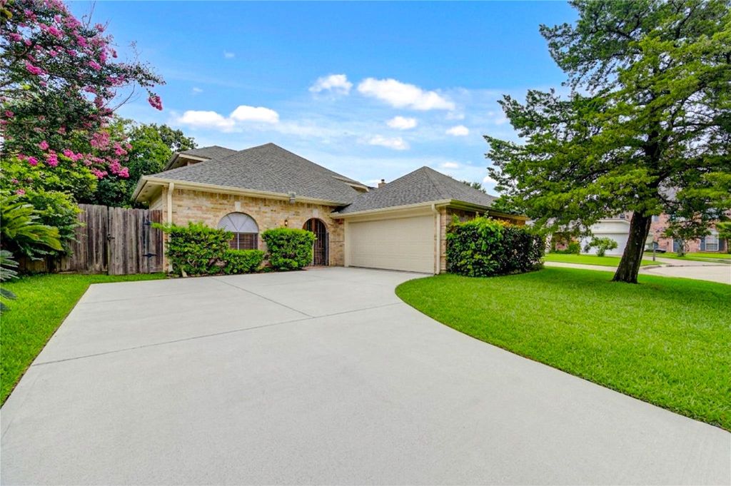 12810 Chaseland Lane, Houston, TX 77077