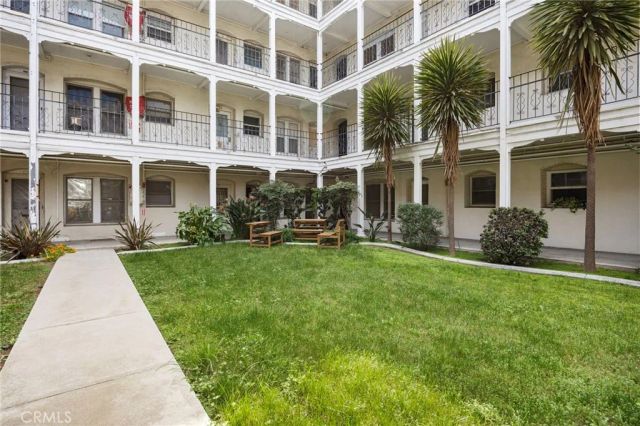 4125 S Figueroa 202, Los Angeles, CA 90037