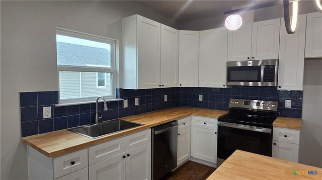 177 Powderhorn Lane, Port Lavaca, TX 77979