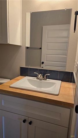 177 Powderhorn Lane, Port Lavaca, TX 77979