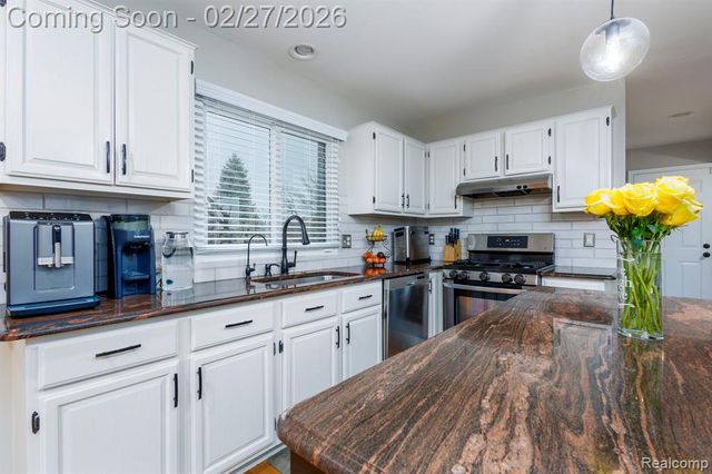 43524 Austin Drive, Sterling Heights, MI 48314