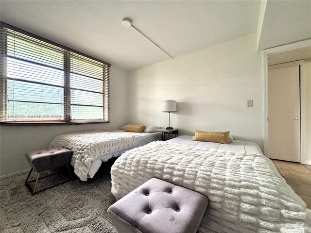 901 W Cypress Ln 201, Pompano Beach, FL 33069