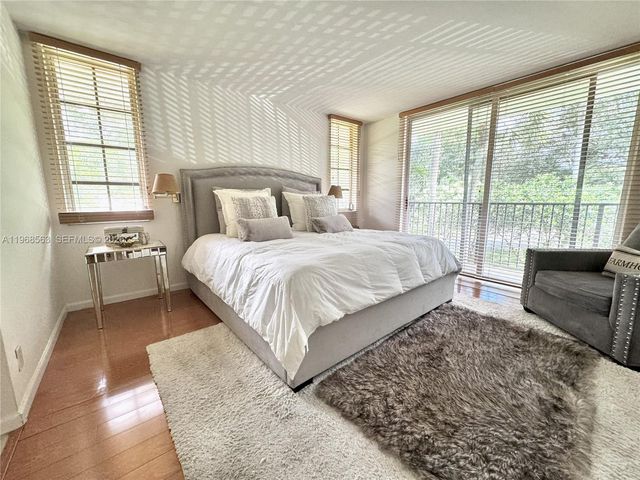 901 W Cypress Ln 201, Pompano Beach, FL 33069