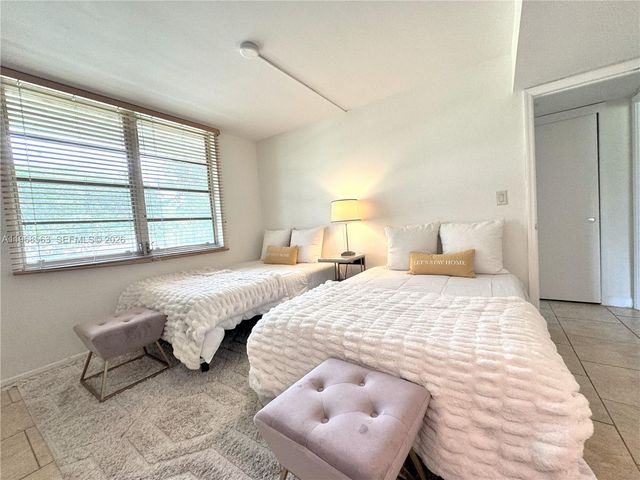 901 W Cypress Ln 201, Pompano Beach, FL 33069