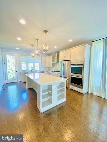 6261 EDSALL RD, Alexandria, VA 22312