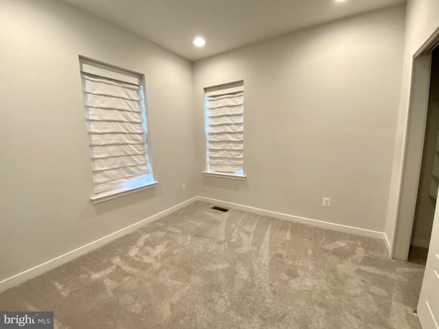 6261 EDSALL RD, Alexandria, VA 22312