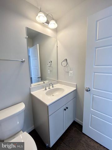 6261 EDSALL RD, Alexandria, VA 22312