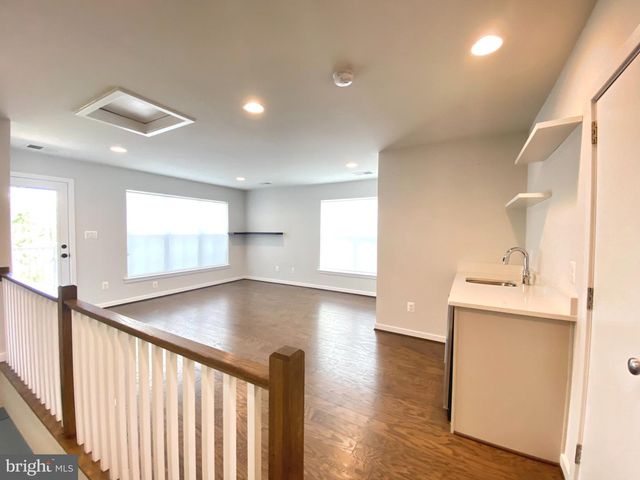 6261 EDSALL RD, Alexandria, VA 22312