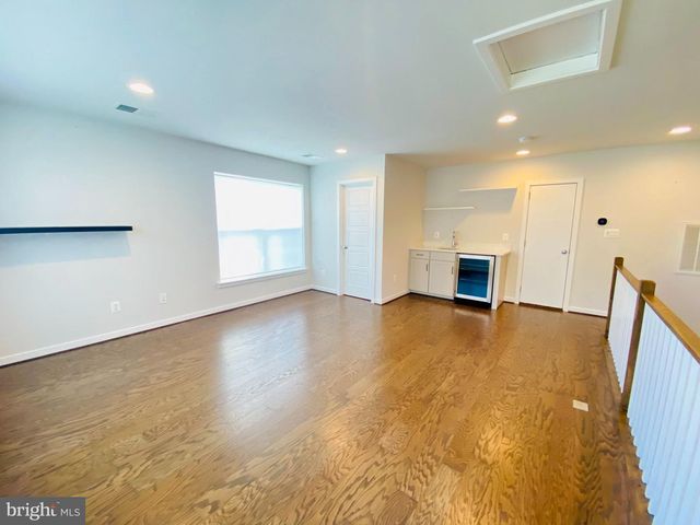 6261 EDSALL RD, Alexandria, VA 22312