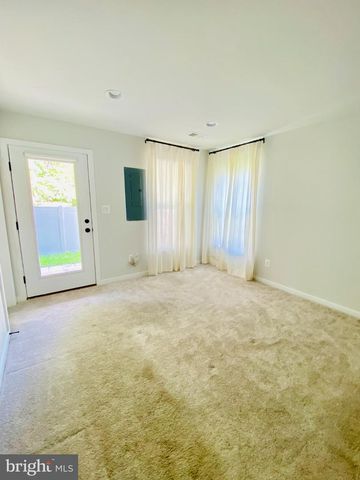 6261 EDSALL RD, Alexandria, VA 22312