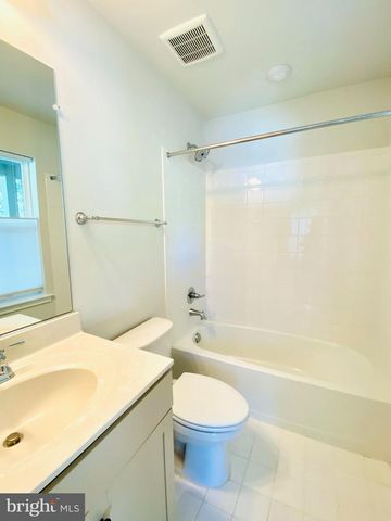 6261 EDSALL RD, Alexandria, VA 22312