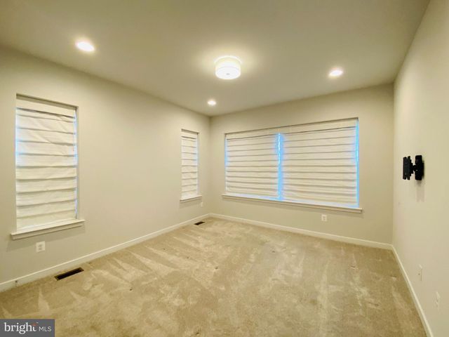 6261 EDSALL RD, Alexandria, VA 22312