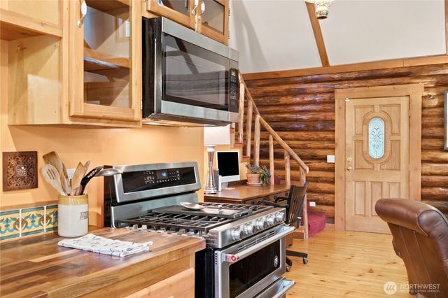 7697 SE Willock Road, Olalla, WA 98359