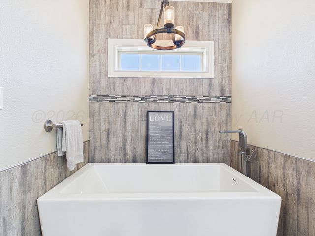 9151 Bridle Trails Drive, Amarillo, TX 79119