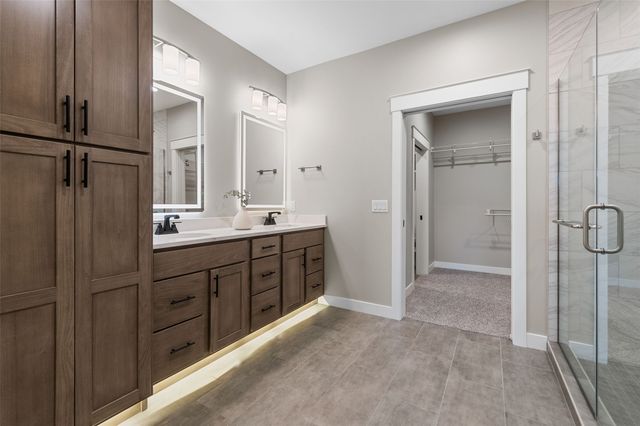 250 Howard, Swisher, IA 52333