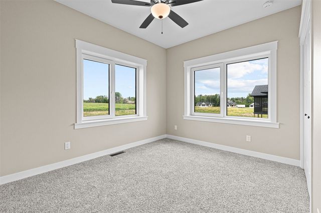 250 Howard, Swisher, IA 52333