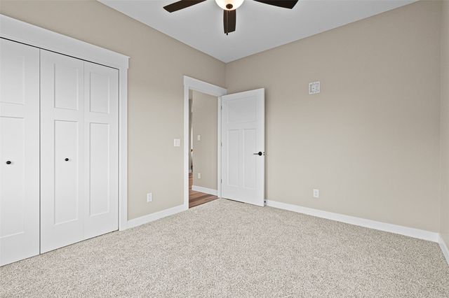 250 Howard, Swisher, IA 52333