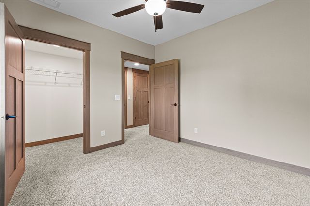 250 Howard, Swisher, IA 52333