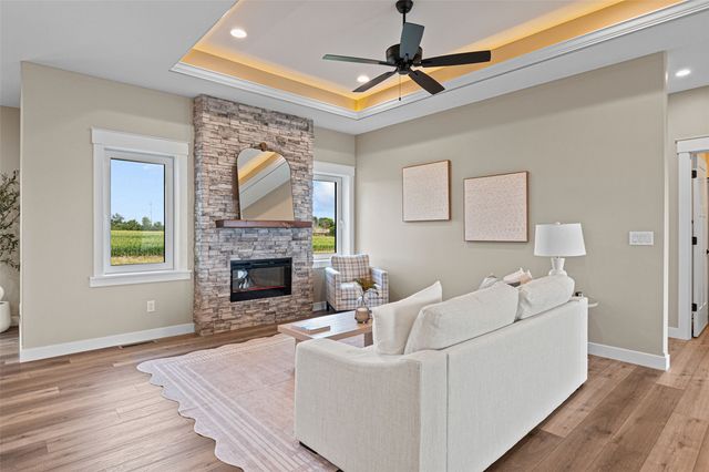 250 Howard, Swisher, IA 52333