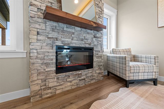 250 Howard, Swisher, IA 52333