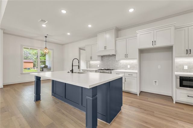 2409 Faulkner Drive, College Station, TX 77845