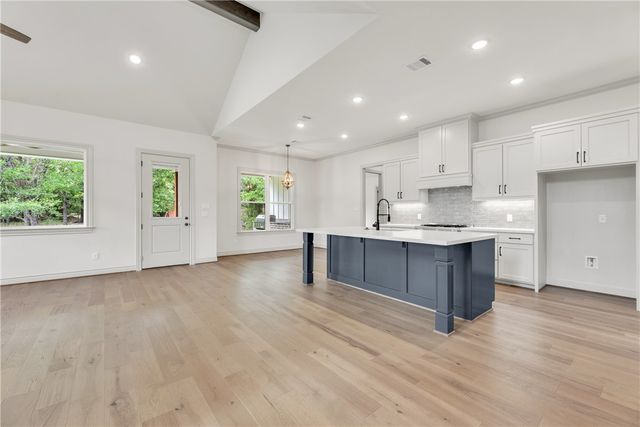 2409 Faulkner Drive, College Station, TX 77845