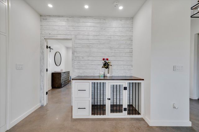 1611 Johnson ST, Marble Falls, TX 78654