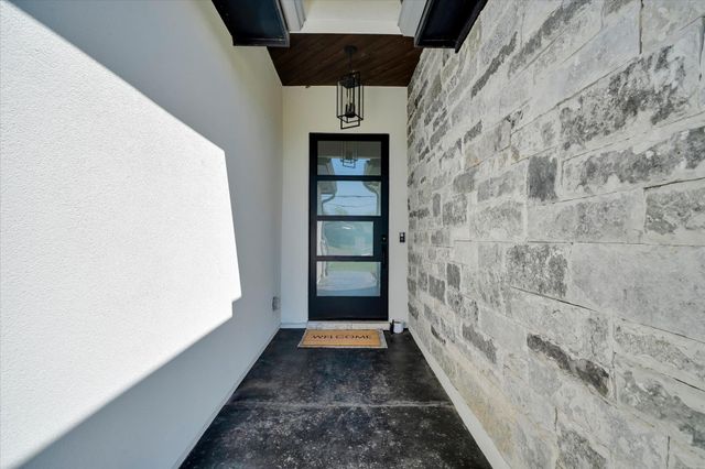 1611 Johnson ST, Marble Falls, TX 78654