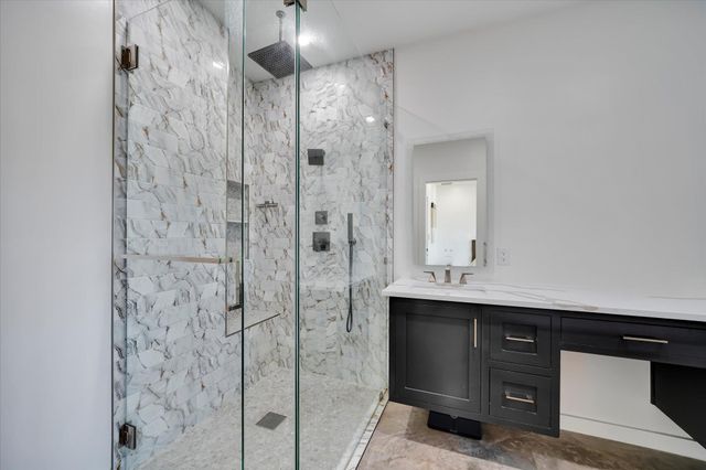 1611 Johnson ST, Marble Falls, TX 78654