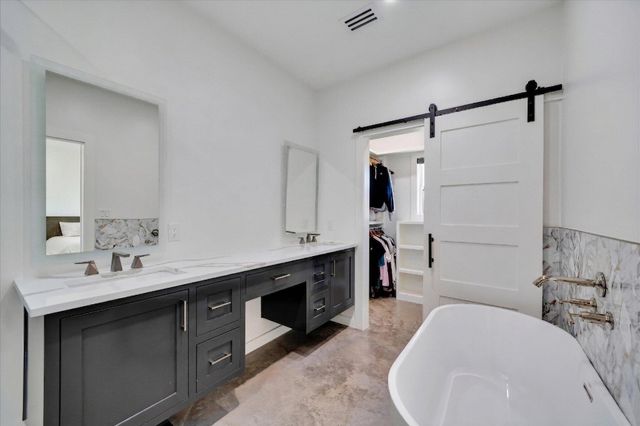 1611 Johnson ST, Marble Falls, TX 78654