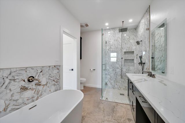 1611 Johnson ST, Marble Falls, TX 78654