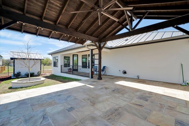 1611 Johnson ST, Marble Falls, TX 78654