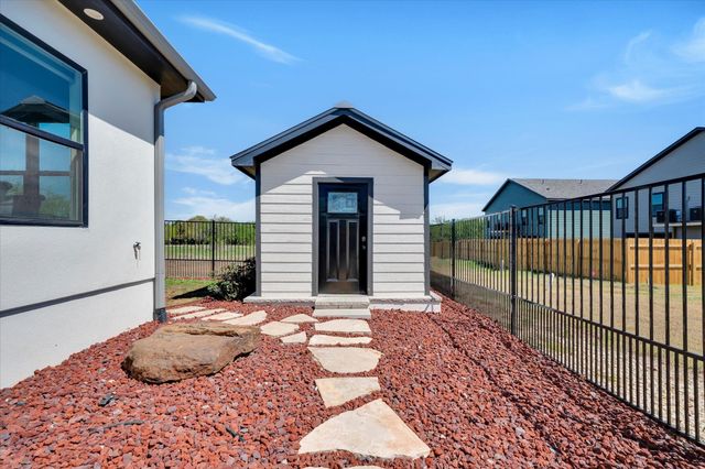 1611 Johnson ST, Marble Falls, TX 78654