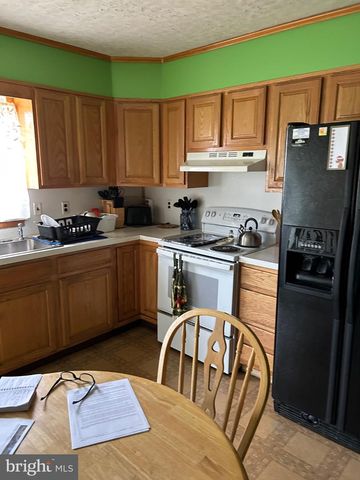333 WILBUR HENRY DR, Florence, NJ 08518