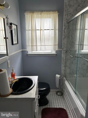 333 WILBUR HENRY DR, Florence, NJ 08518