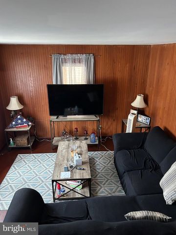 333 WILBUR HENRY DR, Florence, NJ 08518