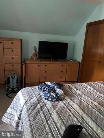 333 WILBUR HENRY DR, Florence, NJ 08518