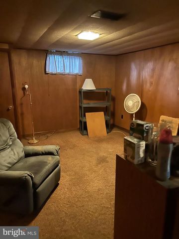 333 WILBUR HENRY DR, Florence, NJ 08518