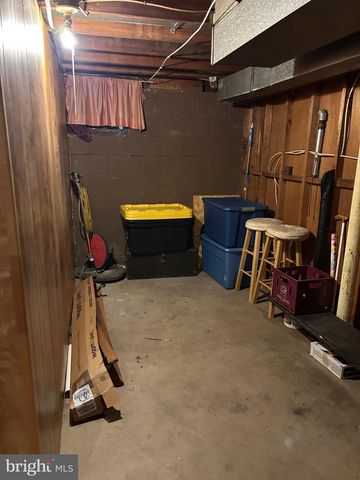 333 WILBUR HENRY DR, Florence, NJ 08518