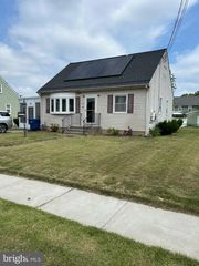 333 WILBUR HENRY DR, Florence, NJ 08518