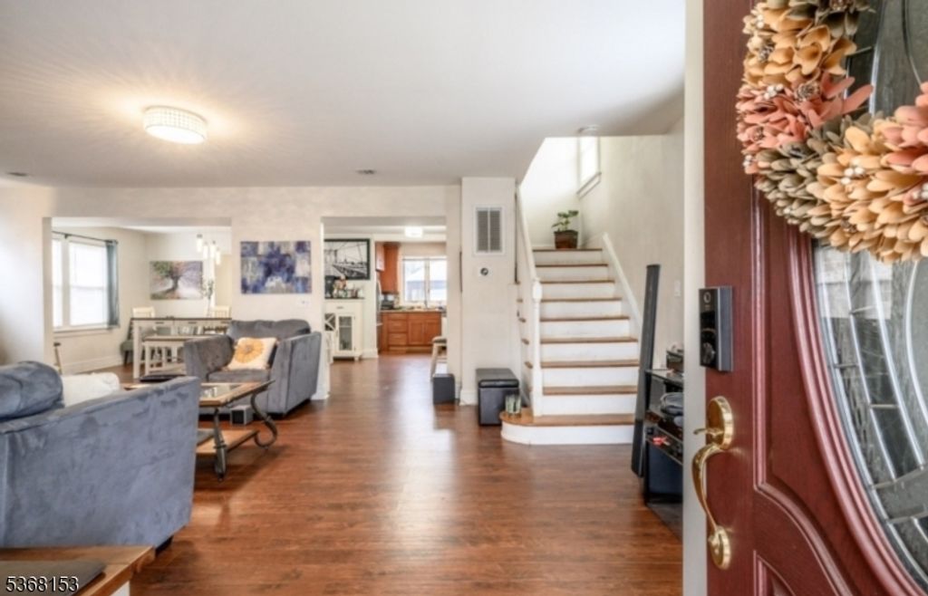 372 W Hazelwood Ave, Rahway City, NJ 07065
